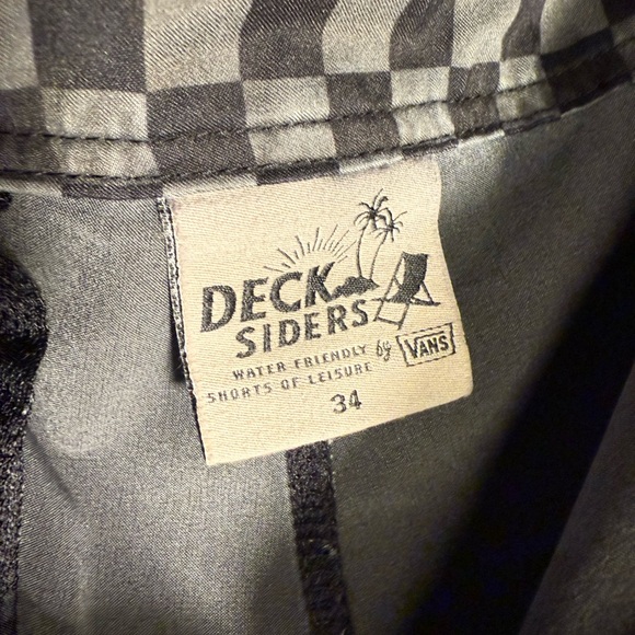 Vans Men's Charcoal Flat Front Shorts Waist Size 34 - Picture 8 of 9